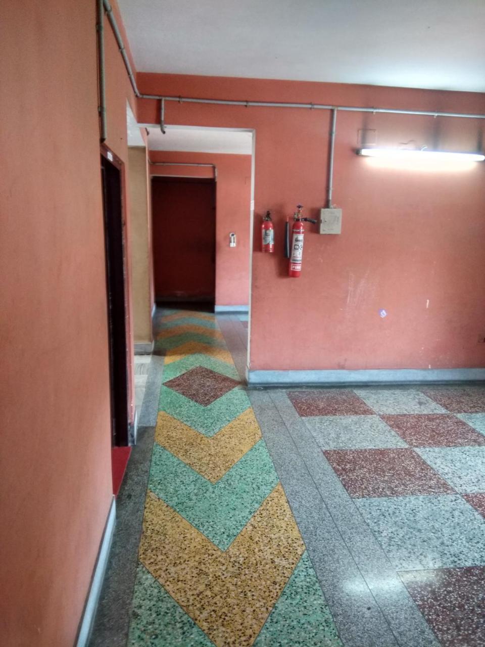 Renu Guest House Калькутта Экстерьер фото