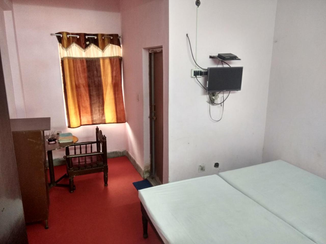 Renu Guest House Калькутта Экстерьер фото