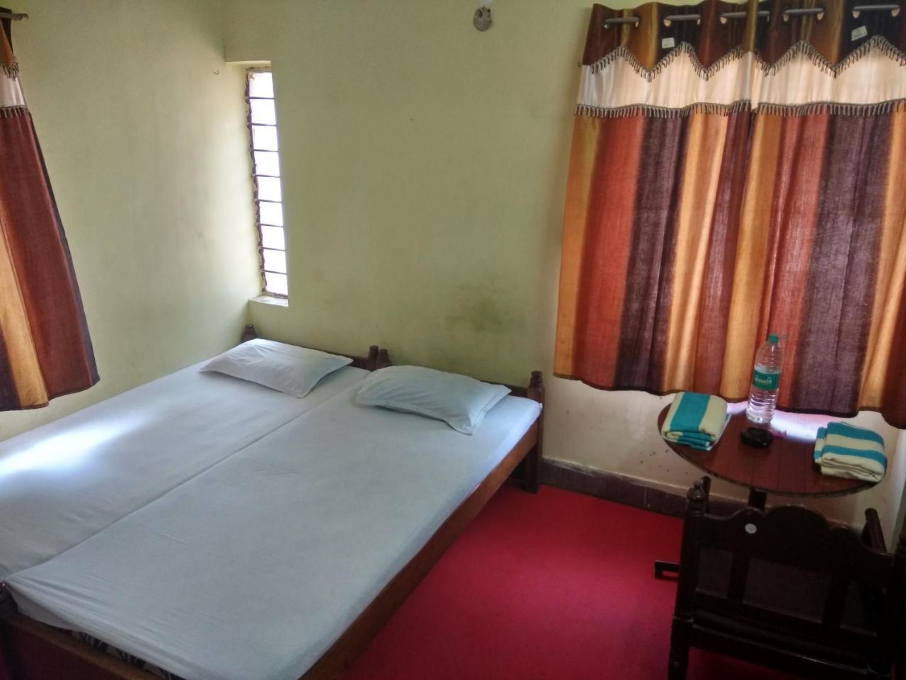Renu Guest House Калькутта Экстерьер фото