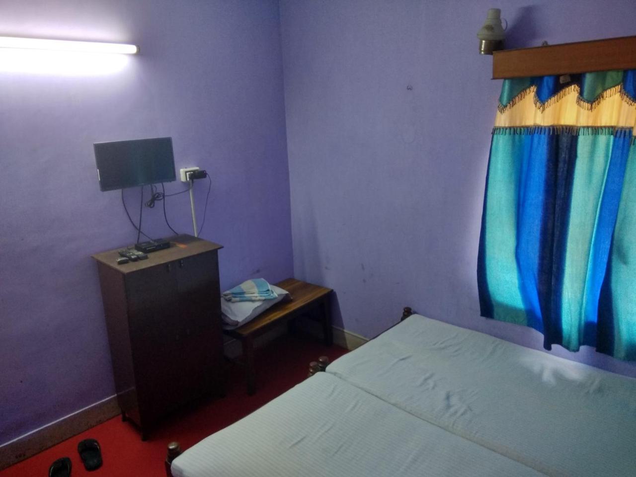 Renu Guest House Калькутта Экстерьер фото