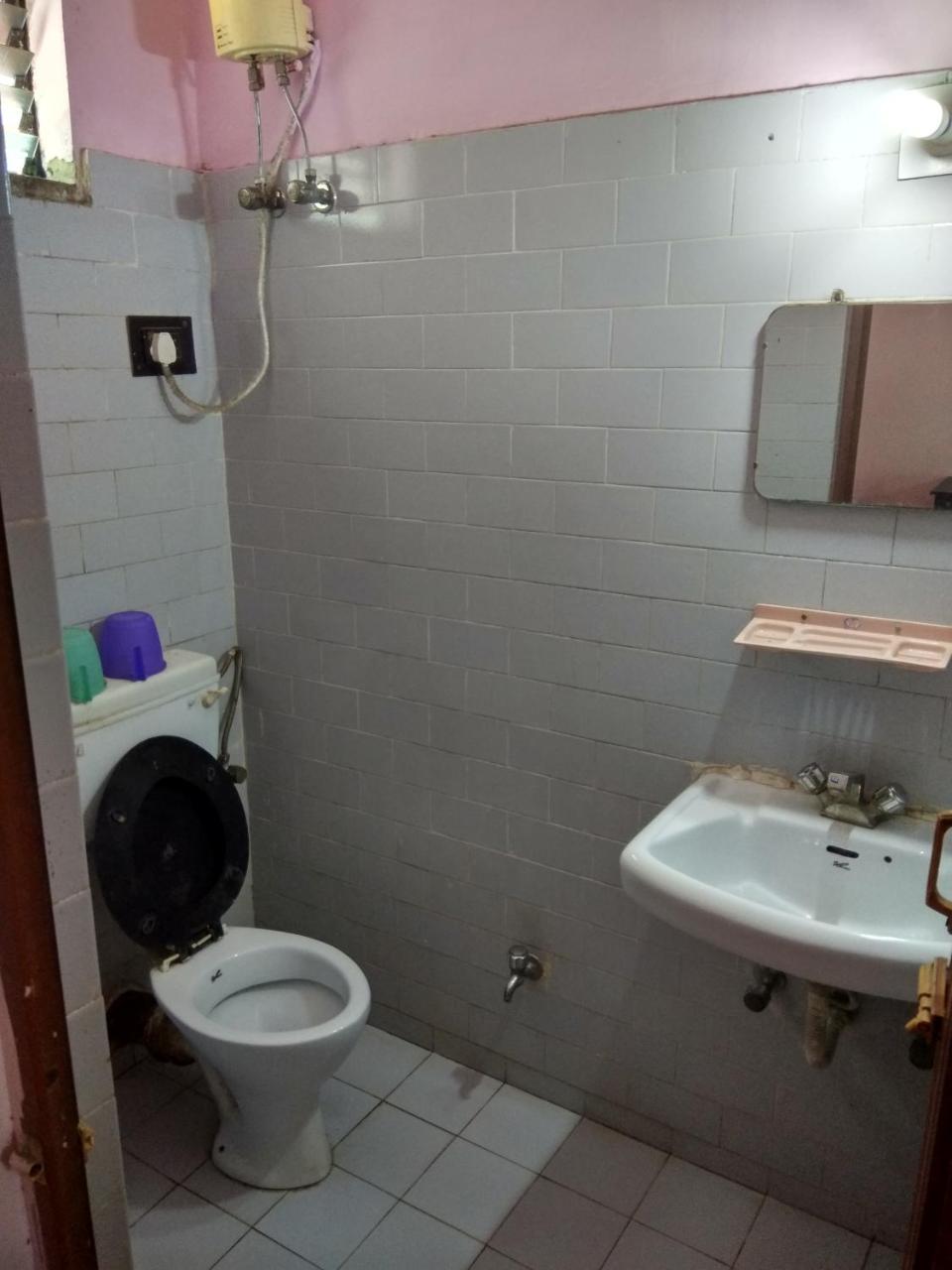 Renu Guest House Калькутта Экстерьер фото