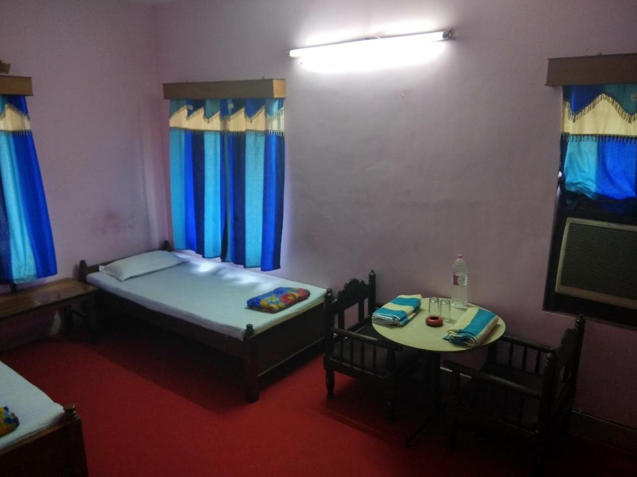 Renu Guest House Калькутта Экстерьер фото